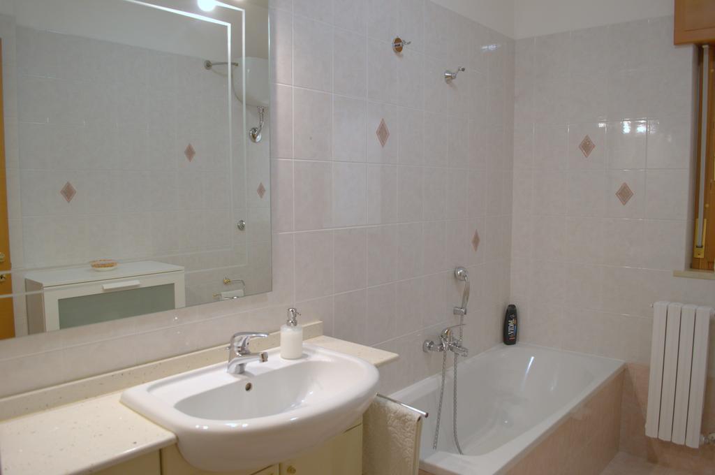 Casa Vacanze La Rocca Appartement Matera Buitenkant foto